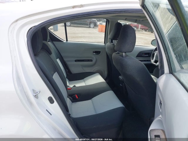 Toyota Prius c Three