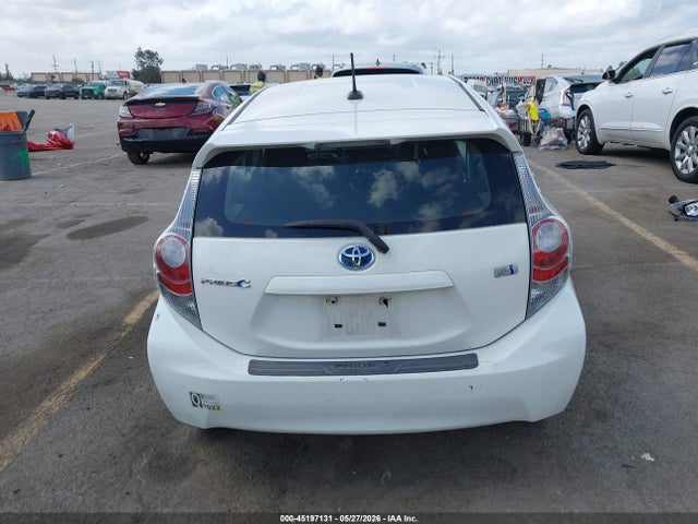 Toyota Prius c Three