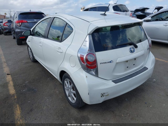 Toyota Prius c Three