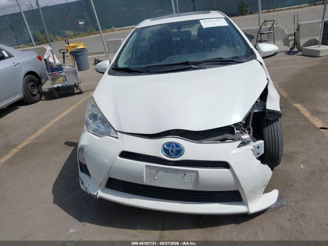 Toyota Prius c Three