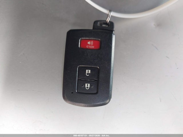 Toyota Prius c Three