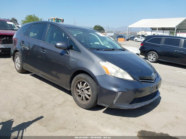 Salvage Toyota Prius v Image