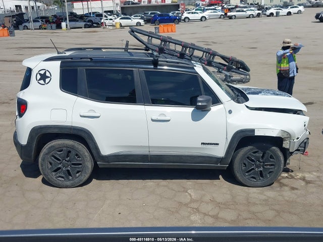 Jeep Renegade Deserthawk 4x4