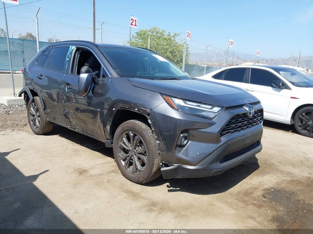 Salvage Toyota RAV4 Image