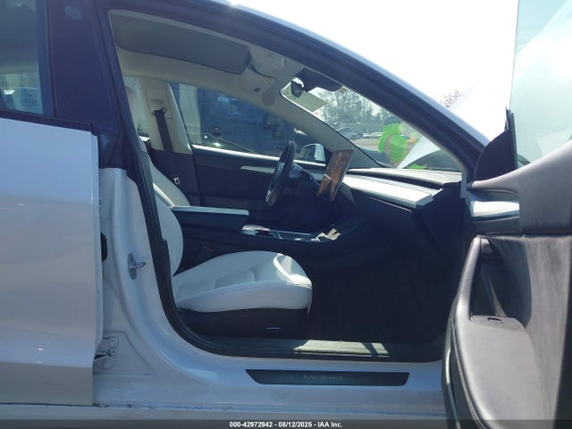 Tesla Model 3 Standard Range Plus Rear-wheel Drive