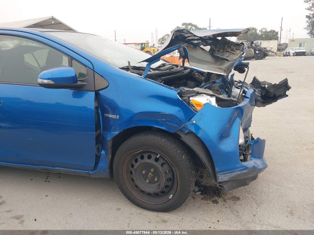 Toyota Prius c Two