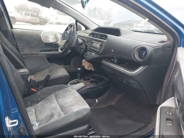 Toyota Prius c Two