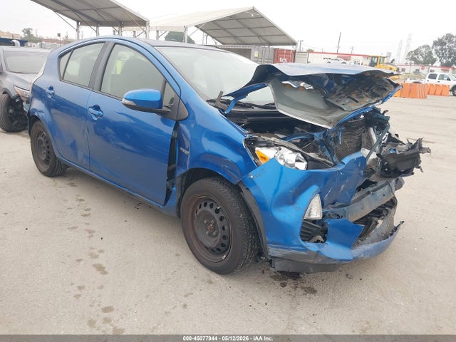 Salvage Toyota Prius c Image