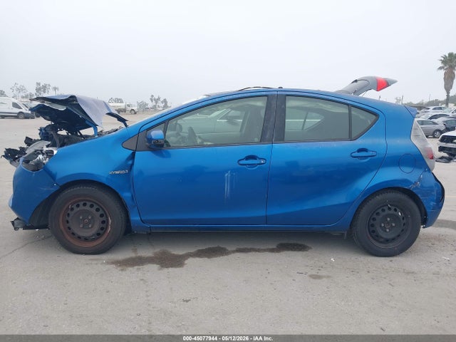 Toyota Prius c Two