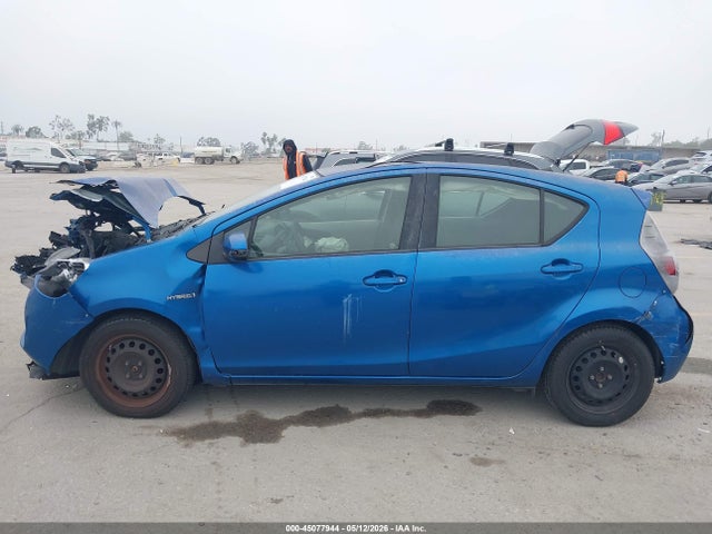Toyota Prius c Two