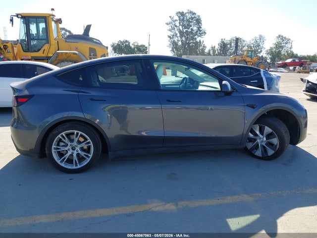 Tesla Model Y Rwd