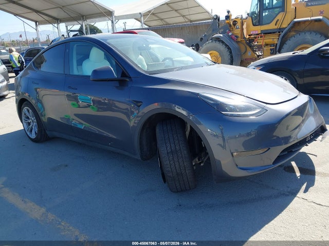 Salvage Tesla Model Y Image