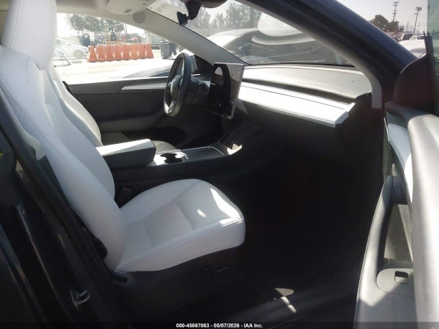 Tesla Model Y Rwd