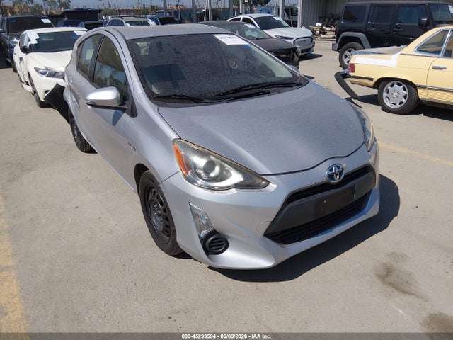 Salvage Toyota Prius c Image