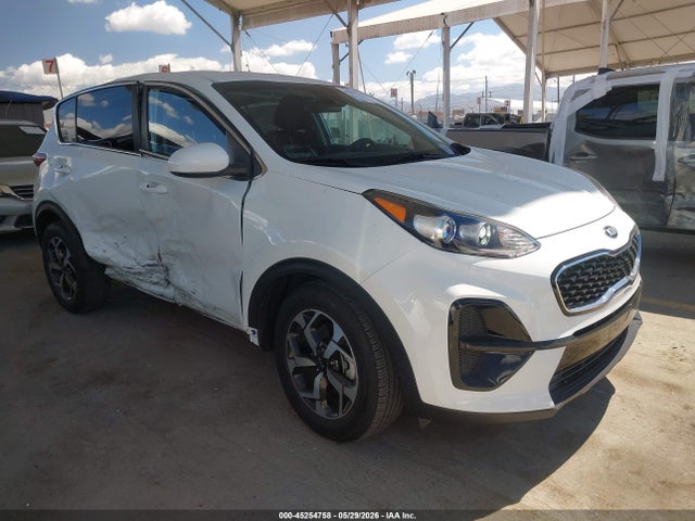 Salvage Kia Sportage Image