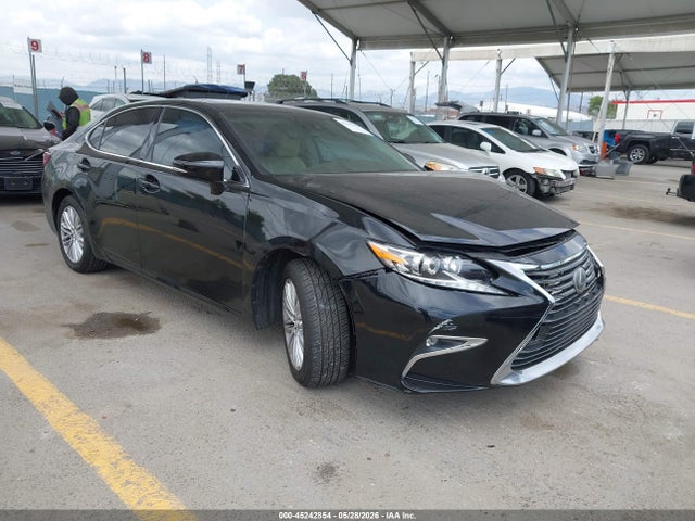 Salvage Lexus Es Image