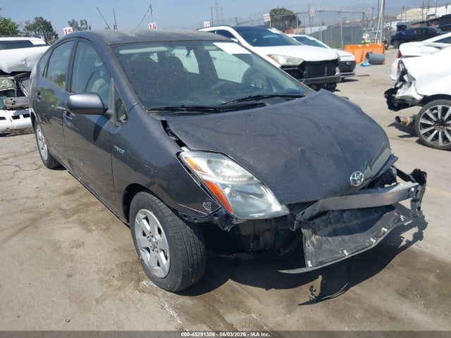Salvage Toyota Prius Image