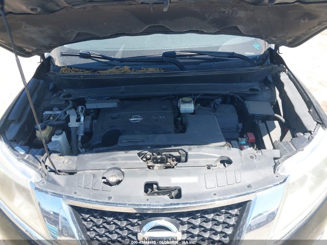 Nissan Pathfinder Sv