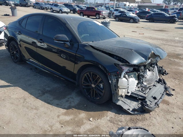 Salvage Toyota Camry Image