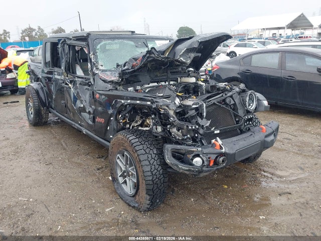 Salvage Jeep Gladiator Image
