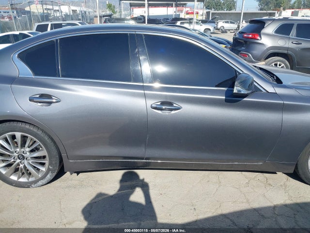 INFINITI Q50 Luxe