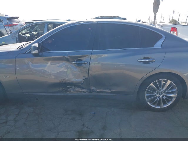 INFINITI Q50 Luxe