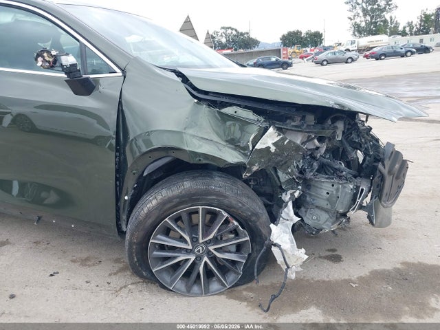 Lexus NX Premium