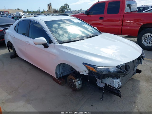 Salvage Toyota Camry Image