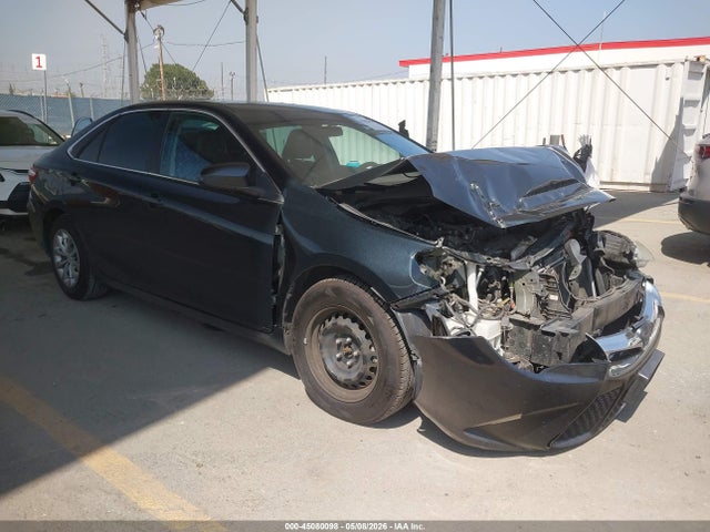 Salvage Toyota Camry Image