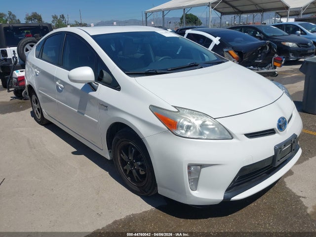 Salvage Toyota Prius Image