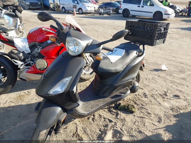 Piaggio Fly 150