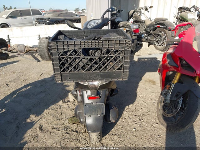 Piaggio Fly 150