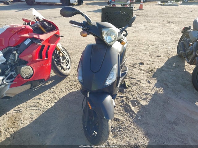 Piaggio Fly 150