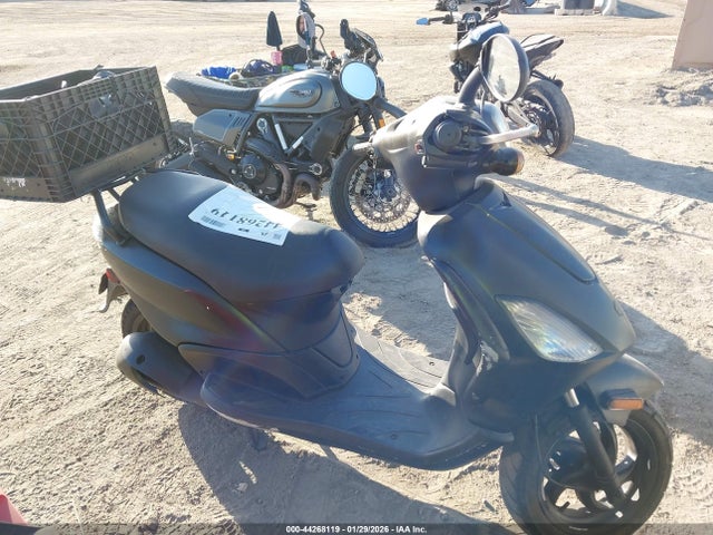 Piaggio Fly 150