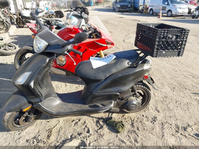Piaggio Fly 150