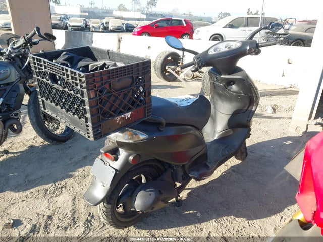 Piaggio Fly 150