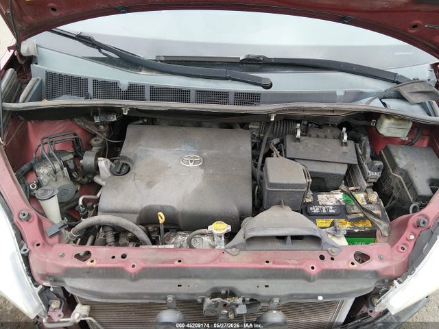 Toyota Sienna Xle Premium 8 Passenger