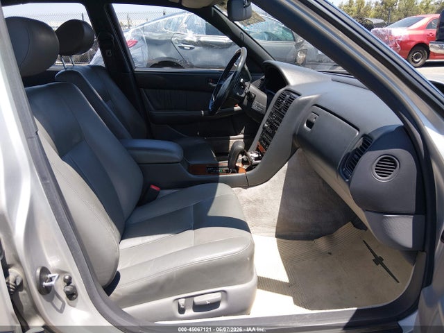Lexus LS 400