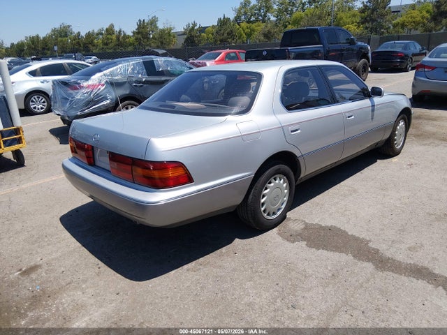 Lexus LS 400