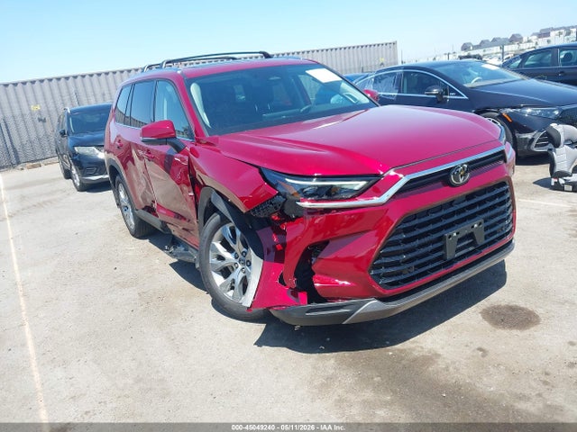 Salvage Toyota Grand Highlander Image