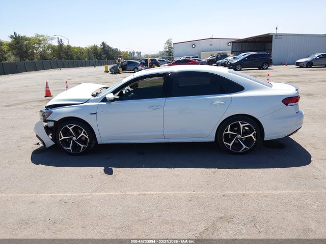Volkswagen Passat 2.0t R-line