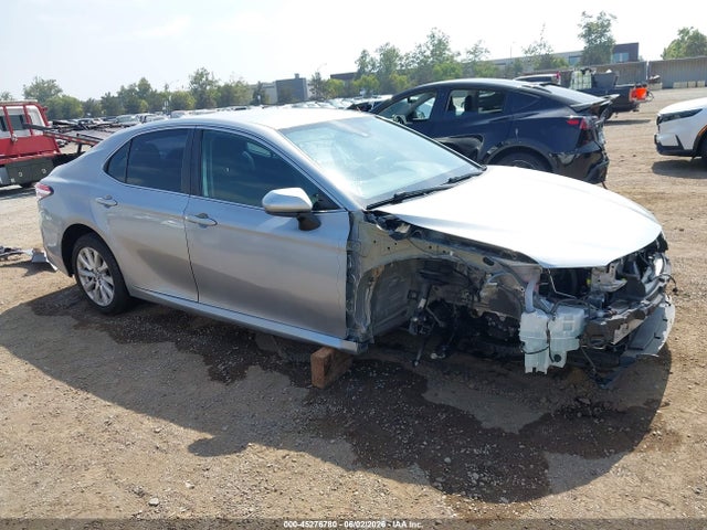 Salvage Toyota Camry Image