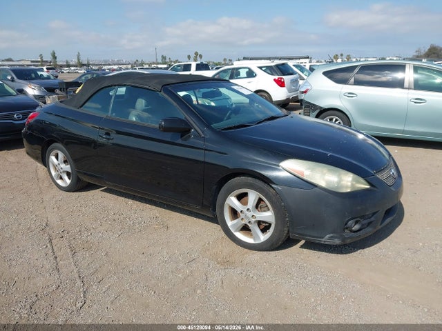 Salvage Toyota Camry Image