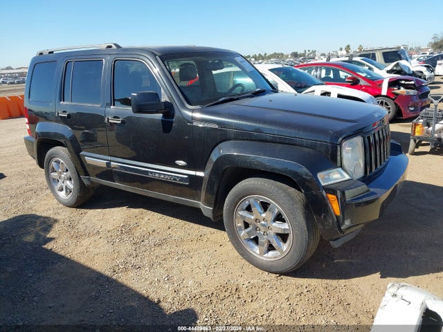 Salvage Jeep Liberty Image