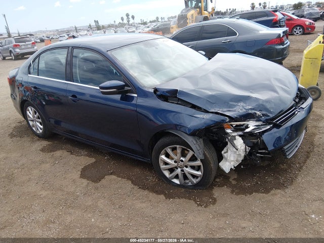 Salvage Volkswagen Jetta Image