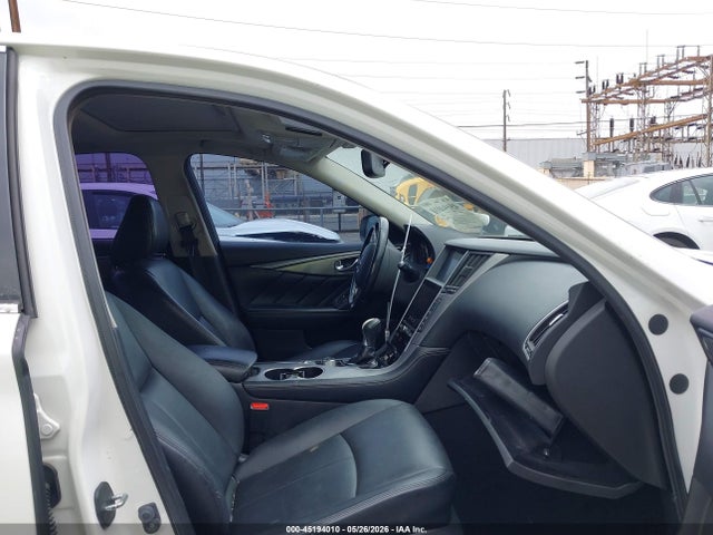 INFINITI Q50 Premium