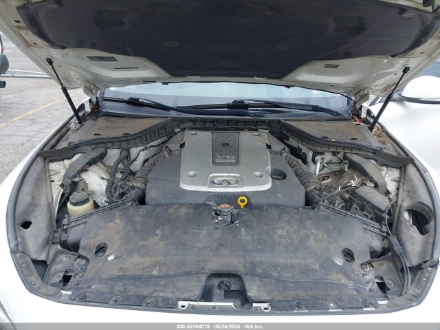 INFINITI Q50 Premium