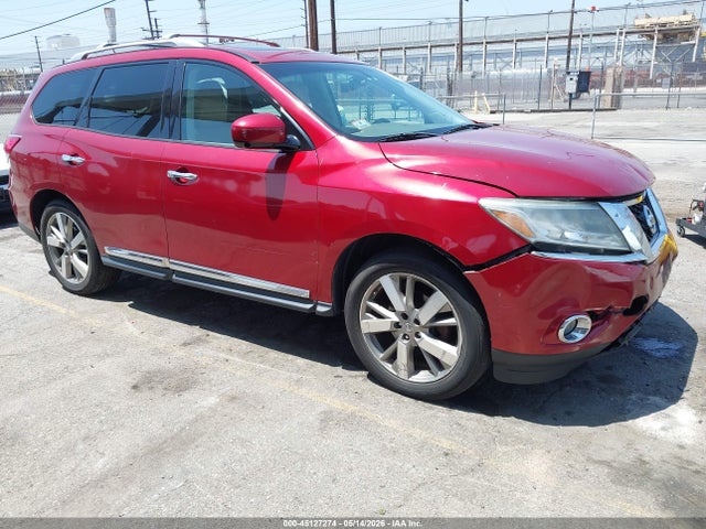 Salvage Nissan Pathfinder Image