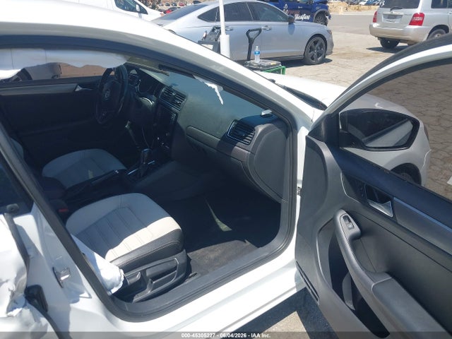 Volkswagen Jetta 1.8t Sport
