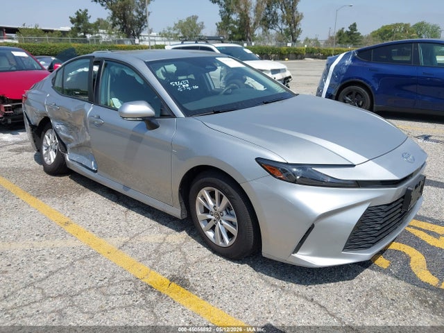 Salvage Toyota Camry Image